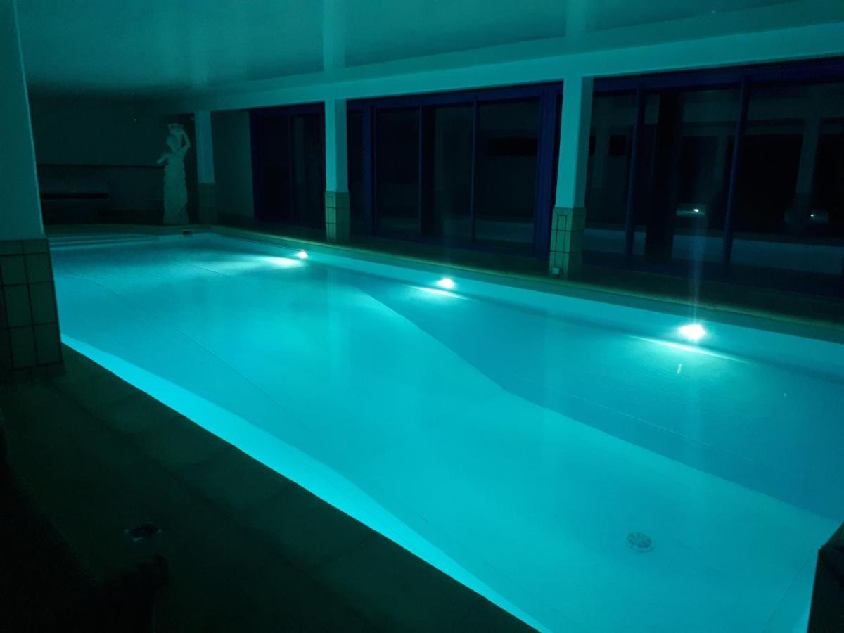 Le Manoir De La Mantille Caudry Exteriör bild