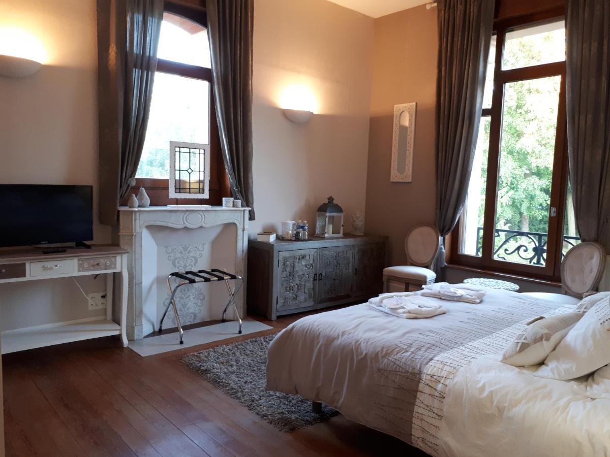 Le Manoir De La Mantille Caudry Exteriör bild
