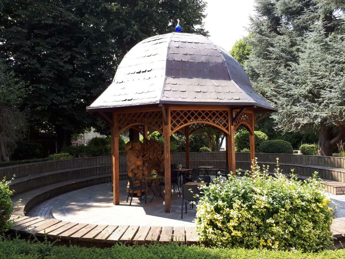 Le Manoir De La Mantille Caudry Exteriör bild