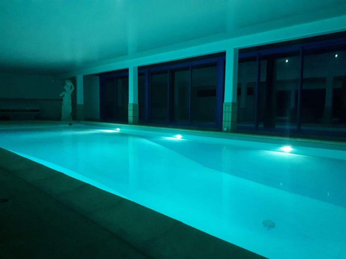 Le Manoir De La Mantille Caudry Exteriör bild